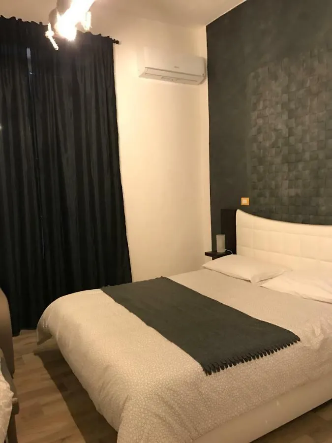 نابولي Bhome Fashion Suite إيطاليا