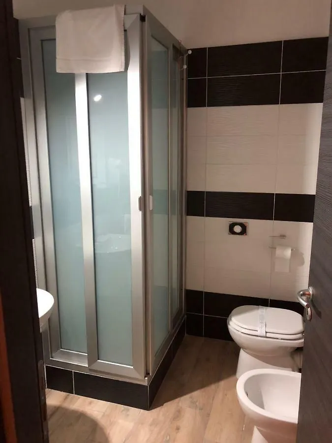 نابولي Bhome Fashion Suite فندق مبيت وإفطار